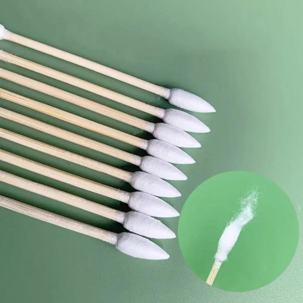 100 Pcs Double-Pointed Natural Cotton Buds with Bamboo Sticks – Precise Cleaning and Beauty Tool