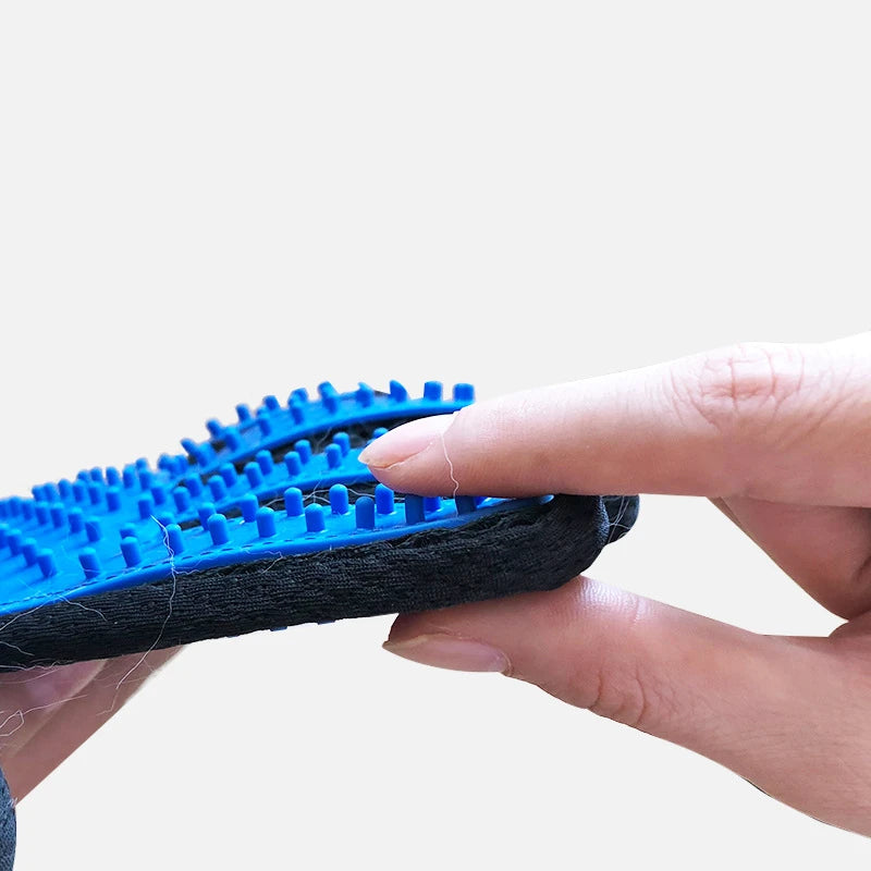 Pet Grooming Glove – Deshedding & Bath Brush for Cats and Dogs – Soft Silicone & Adjustable Fit