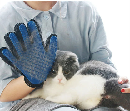 Pet Grooming Glove – Deshedding & Bath Brush for Cats and Dogs – Soft Silicone & Adjustable Fit